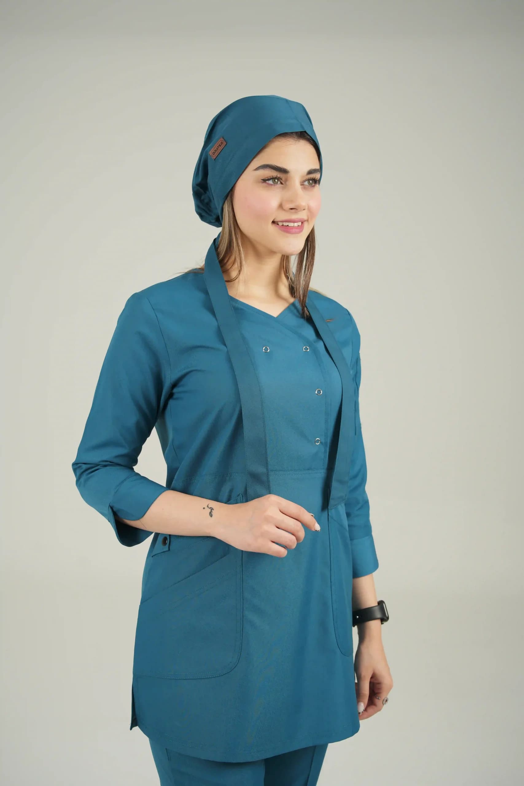 کلاه جراحی کراواتی سبز کله غازی طرح ساده — تصویر ۲