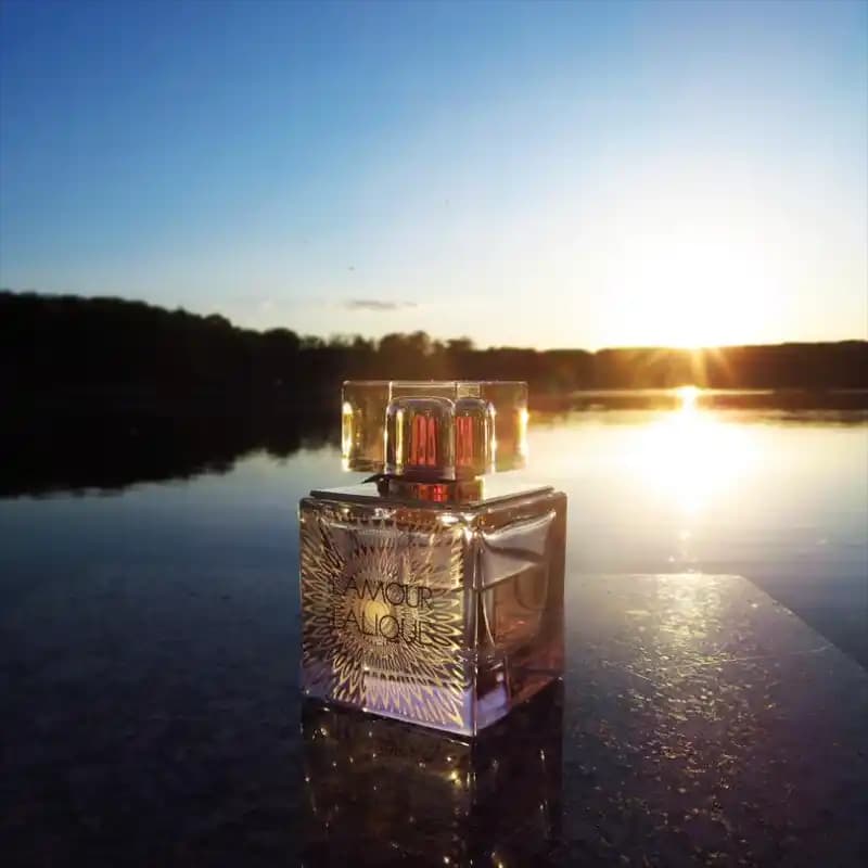 عطر ادکلن لالیک لامور ( له آمور زنانه ) | Lalique LAmour — تصویر ۳