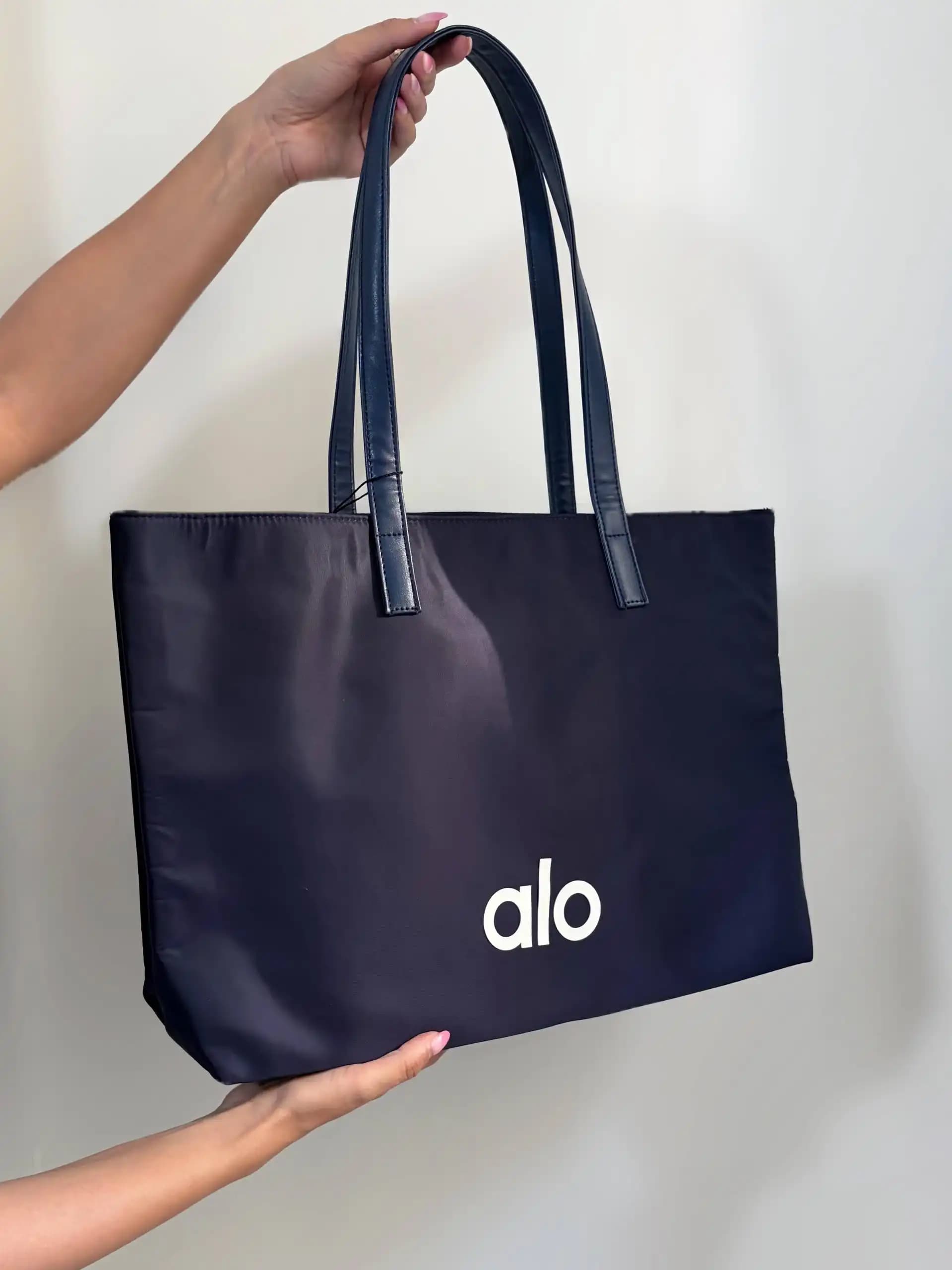 ساک باشگاهی و مسافرتی زنانه مدل ویناک