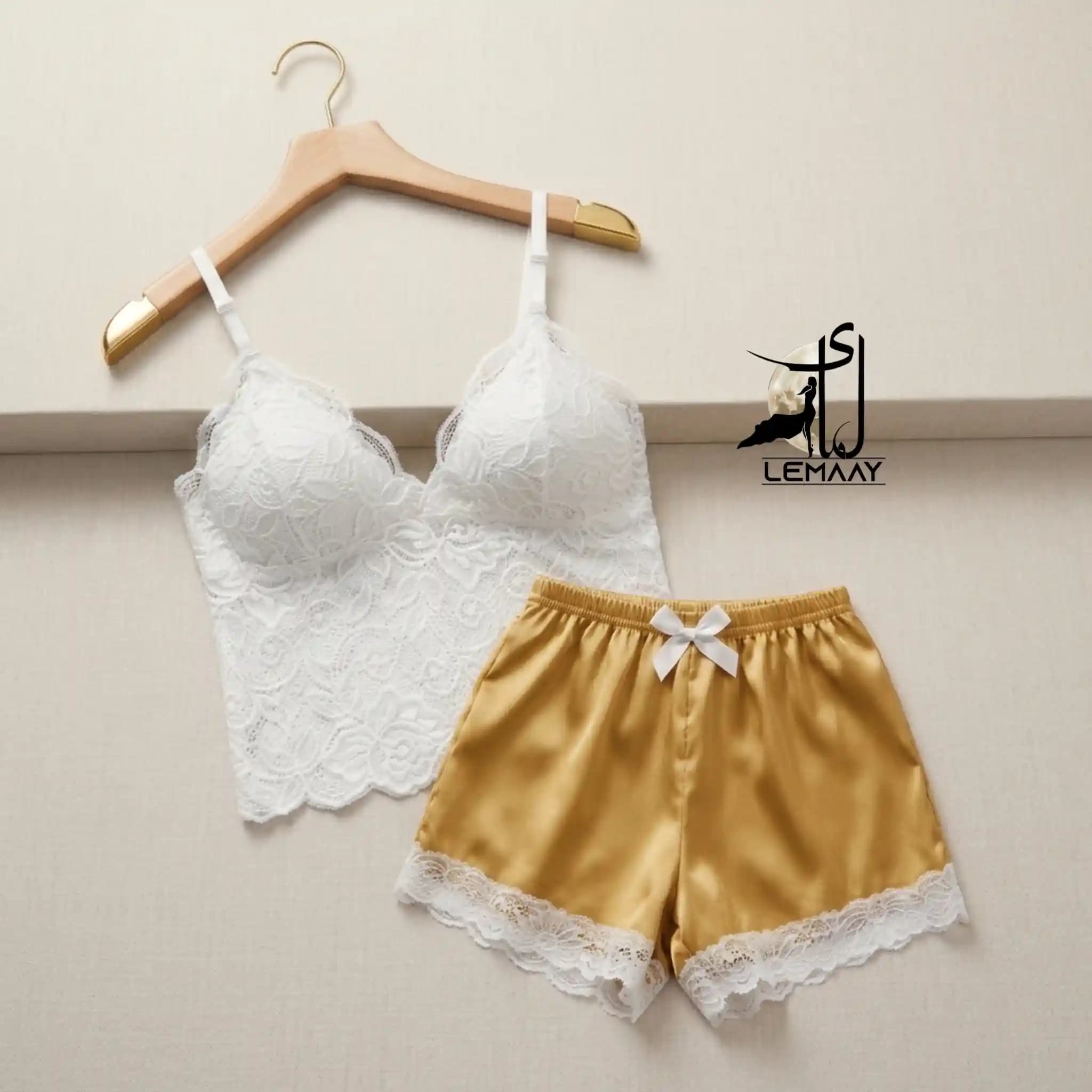 لباس خواب دو تیکه تاپ گیپور و شورتک ساتن برند Victorias Secret کد 18703 — تصویر ۲