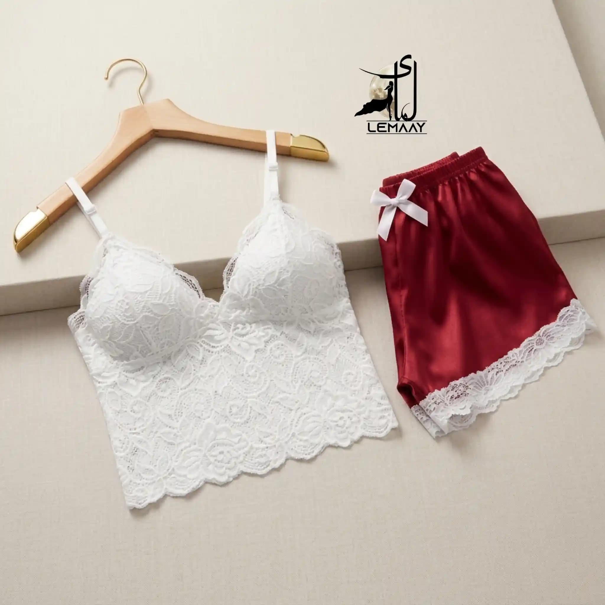 لباس خواب دو تیکه تاپ گیپور و شورتک ساتن برند Victorias Secret کد 18703