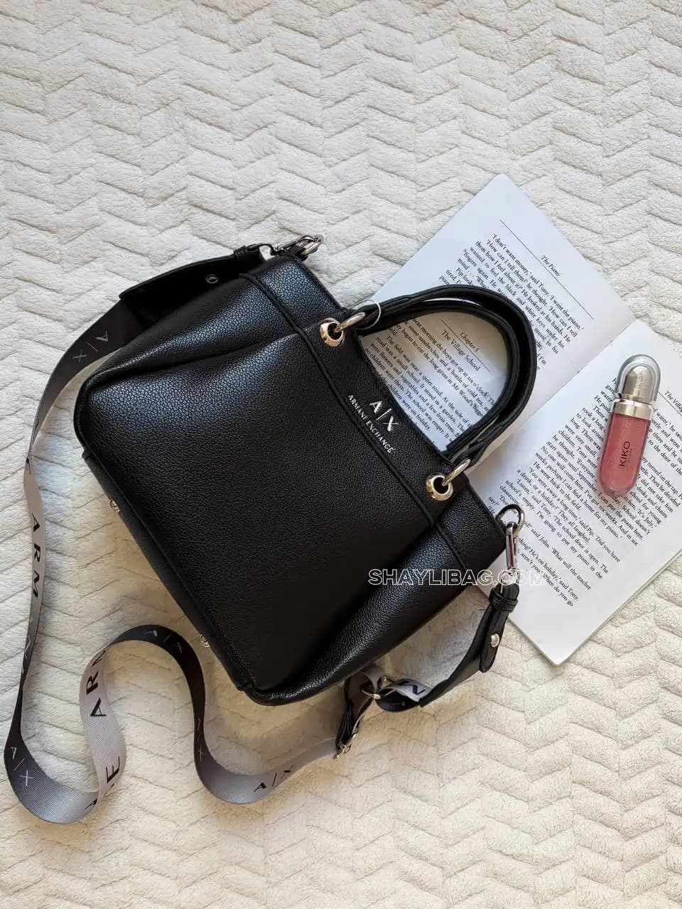 کیف دوشی و دستی زنانه مدل آرمانی — تصویر ۳