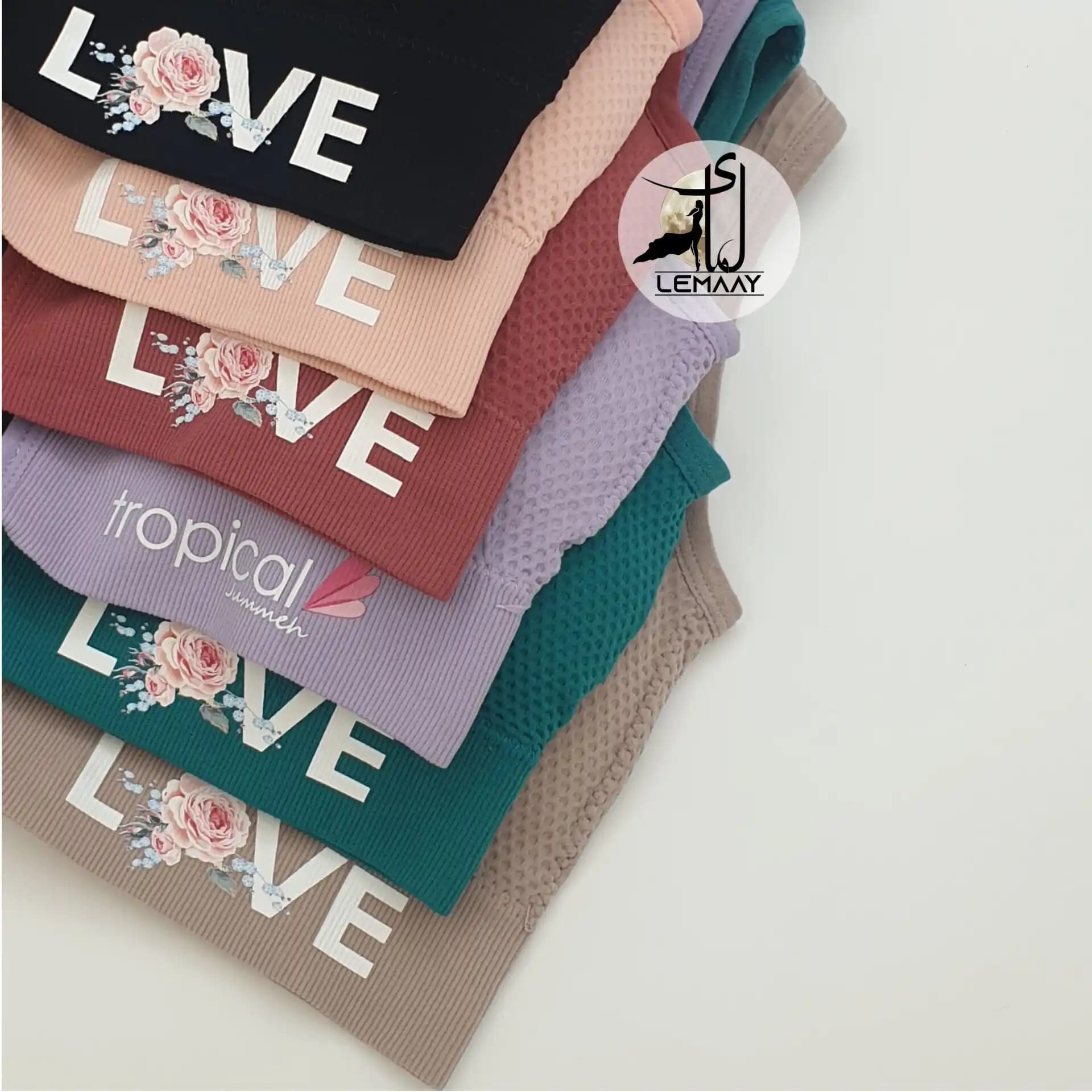 نیم تنه کاپ دار جلو زیپ LOVE — تصویر ۲