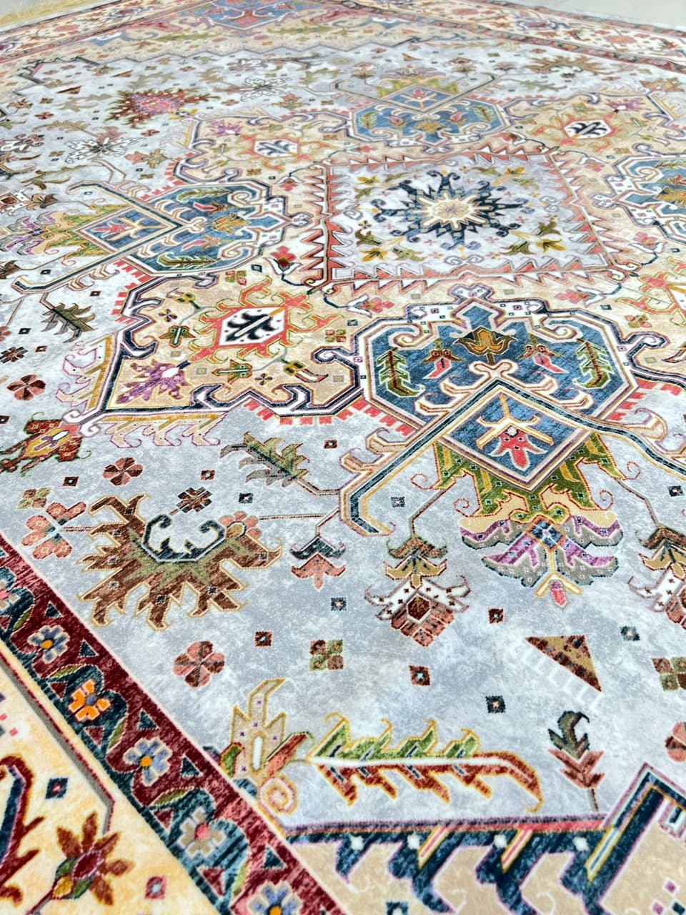 فرش 1240 شانه طرح دستباف کد T1095 کرم طوسی — تصویر ۷