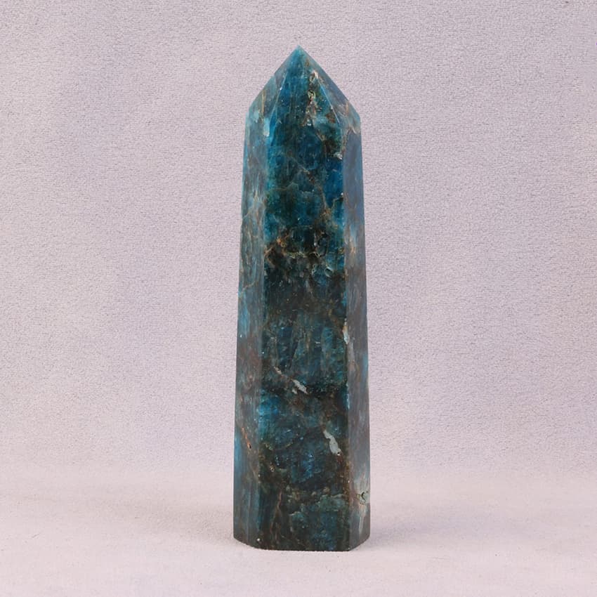 منشور سنگی آپاتیت کد m57 — تصویر ۳