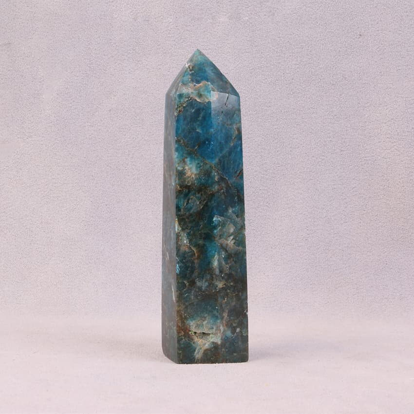 منشور سنگی آپاتیت کد m58 — تصویر ۳