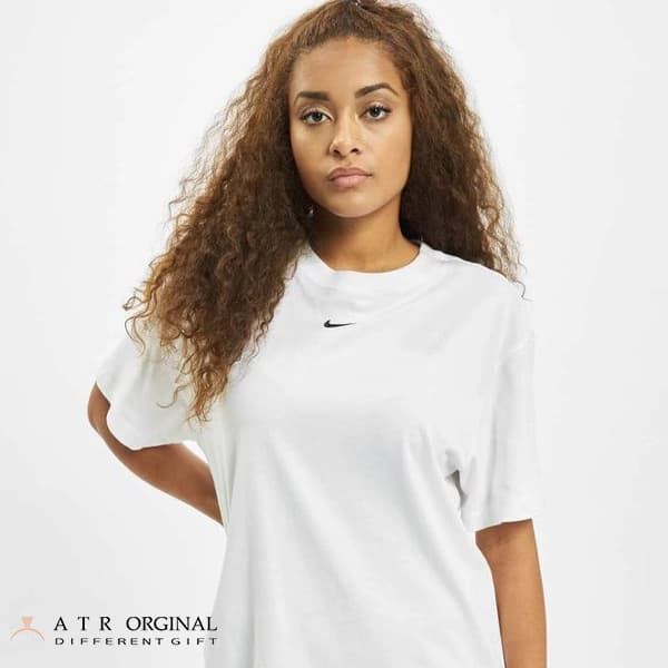 تی شرت زنانه نایک مدل Sportswear Essential — تصویر ۵