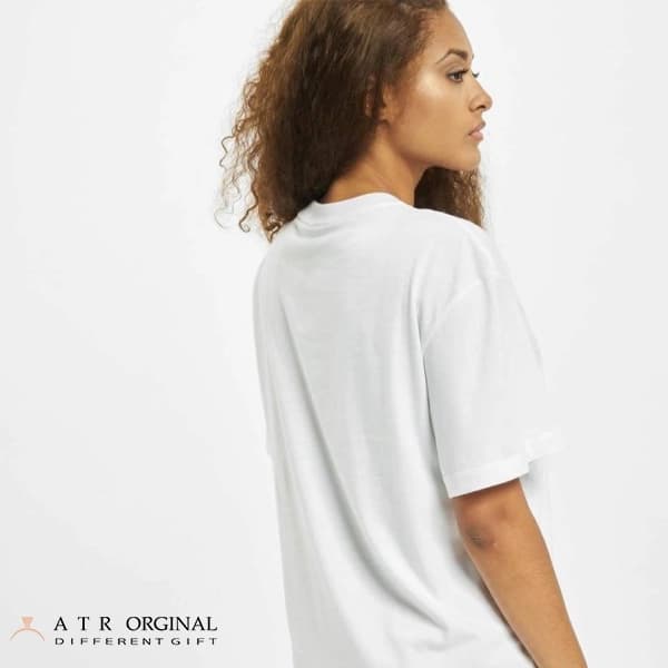 تی شرت زنانه نایک مدل Sportswear Essential — تصویر ۳