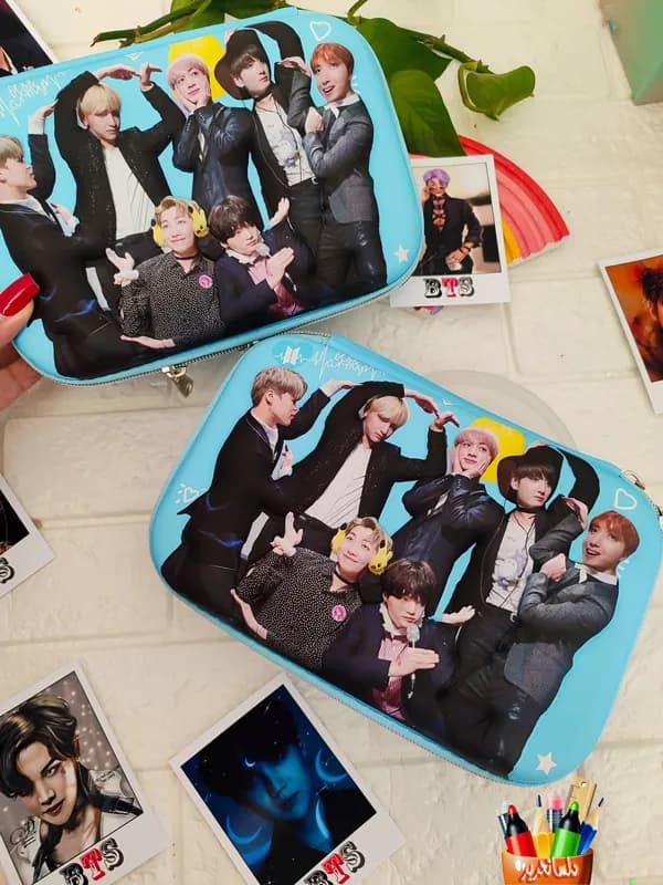 جامدادی تبلتی بزرگ BTS با طرح سه بعدی برجسته