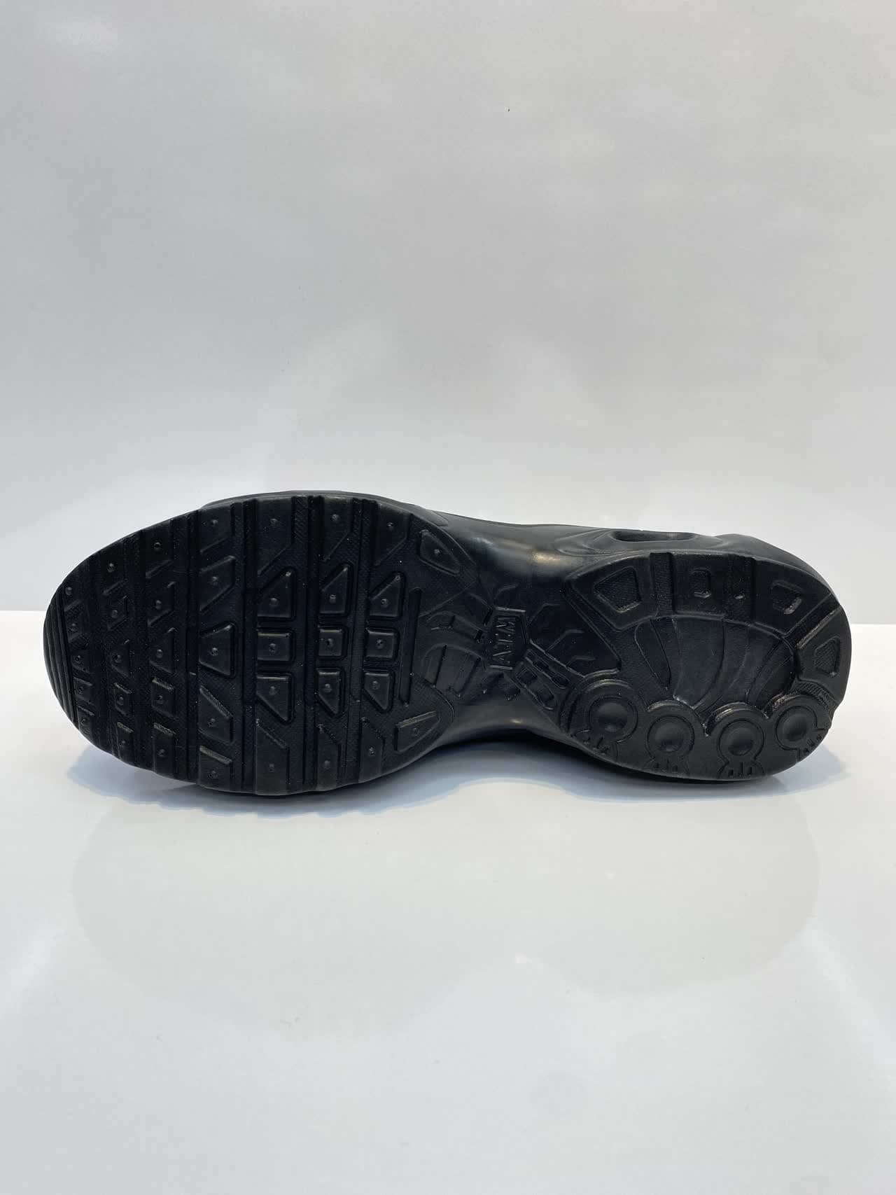نایک ایرمکس پلاس تی ان اف سی بارسلونا (Nike Air Max Plus TN) — تصویر ۳