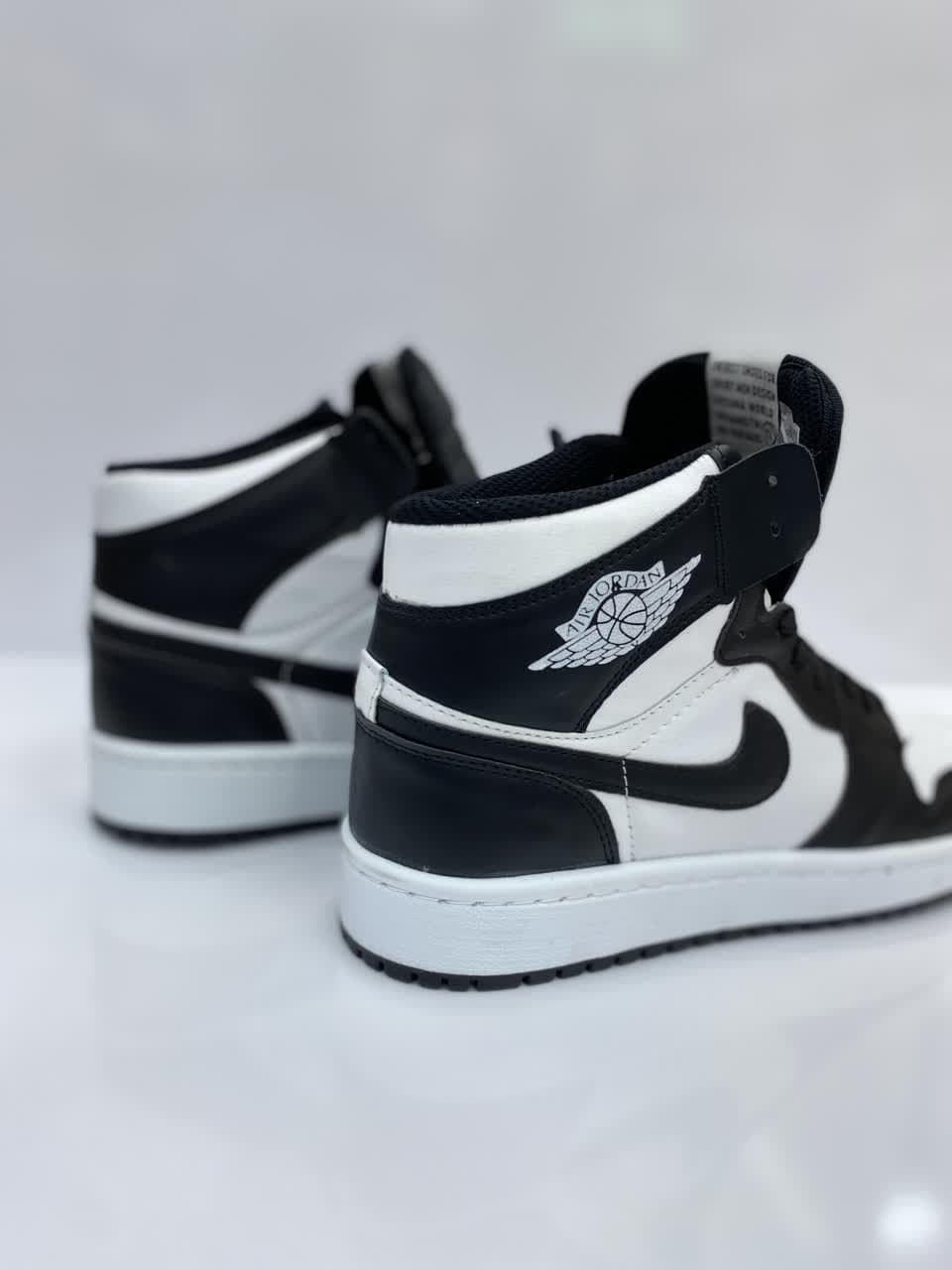 ایرجردن وان ساقدار سفید مشکی ( Air Jordan 1 High Black/White ) — تصویر ۳