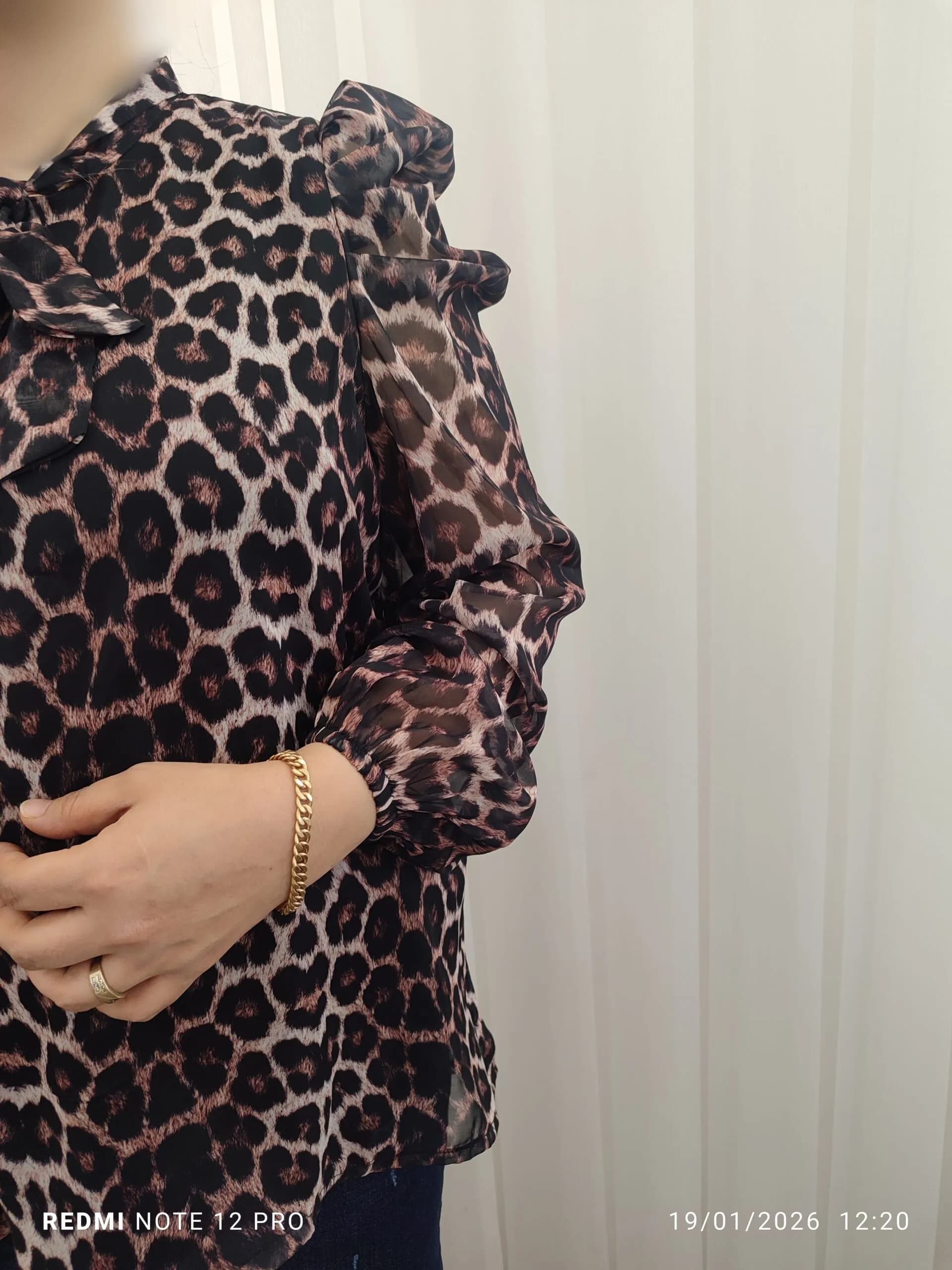 شومیز حریر پلنگی — تصویر ۳