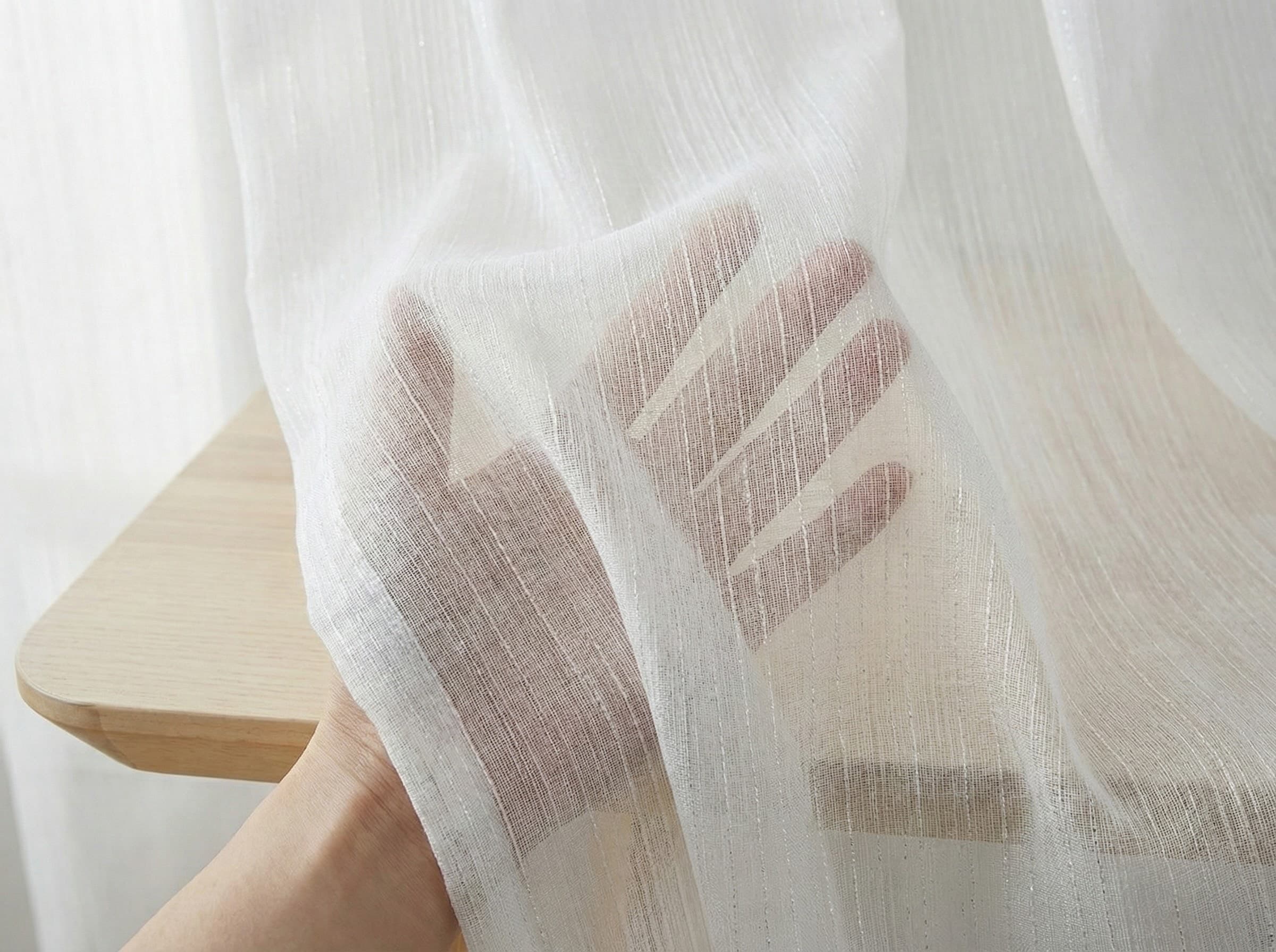 پارچه پرده حریر شیمر خطی سفید