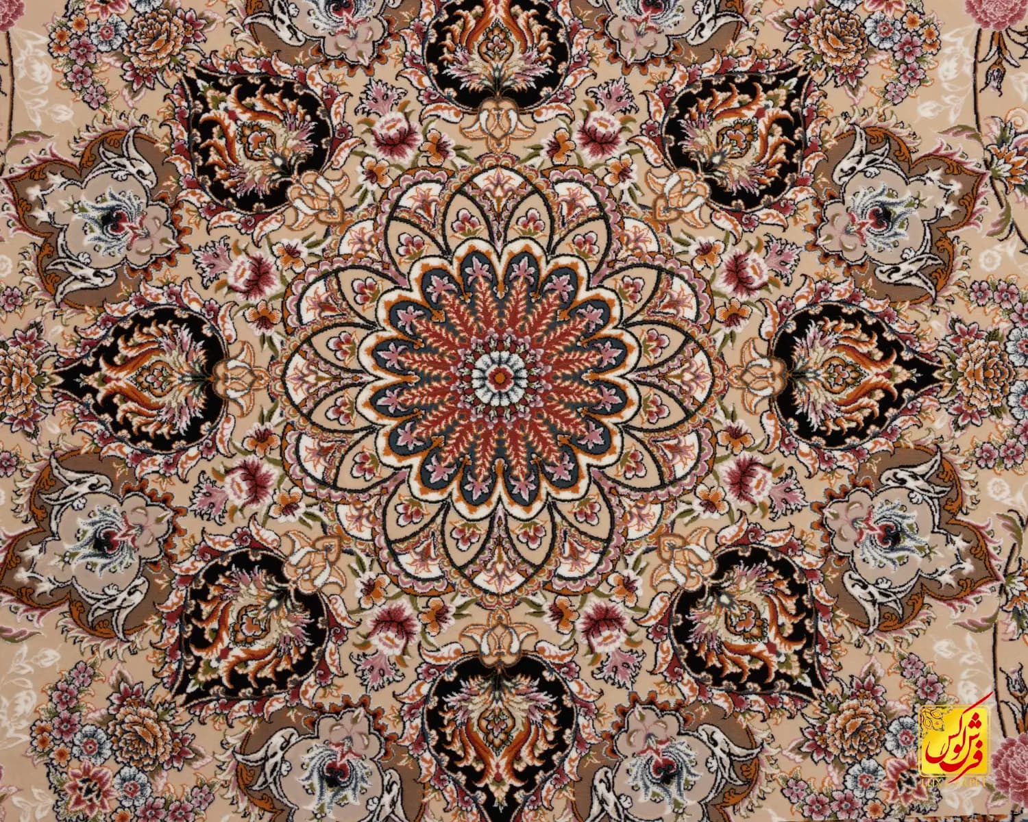 فرش کلاسیک سلطان کرم حاشیه گلبهی — تصویر ۸