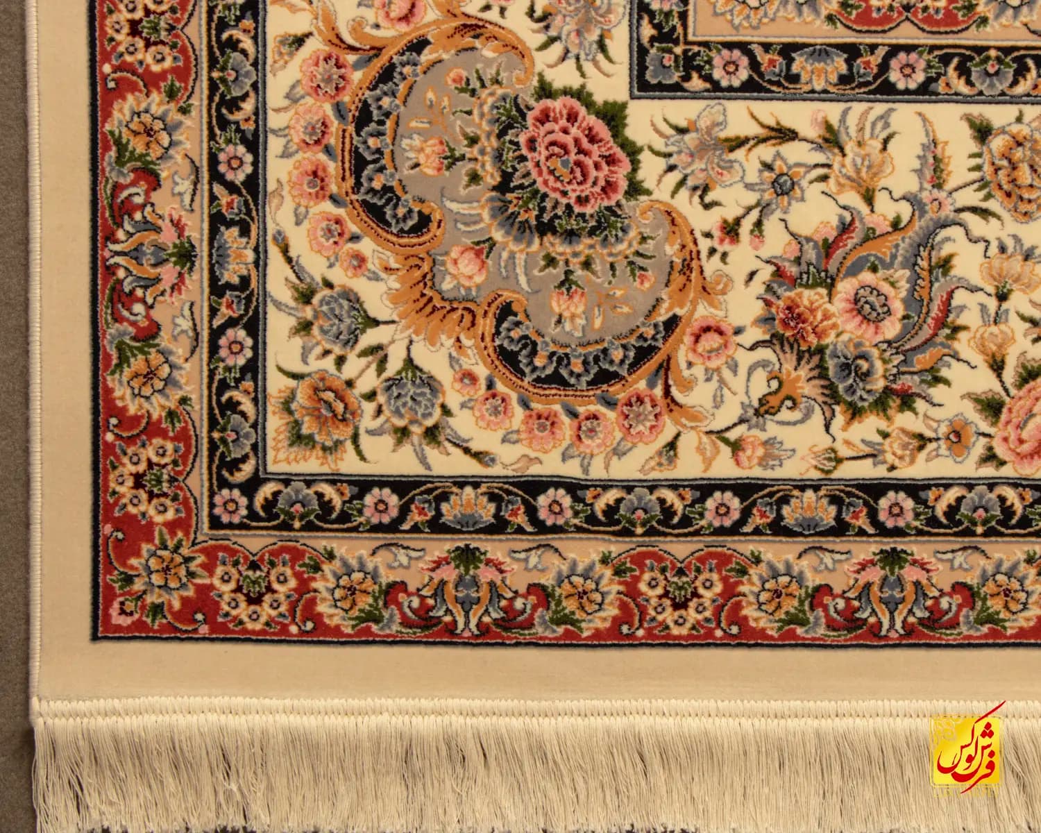 فرش کلاسیک کد 051_ رنگ 3020 خاکی — تصویر ۸