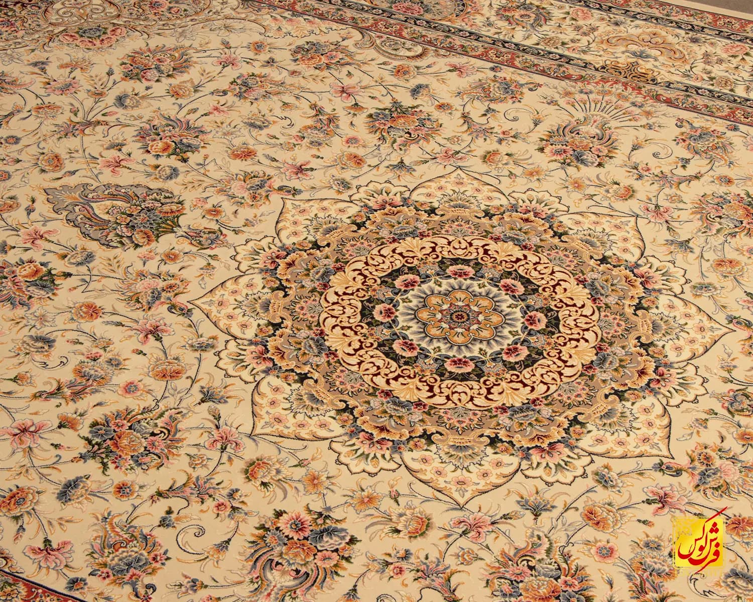 فرش کلاسیک کد 051_ رنگ 3020 خاکی — تصویر ۷