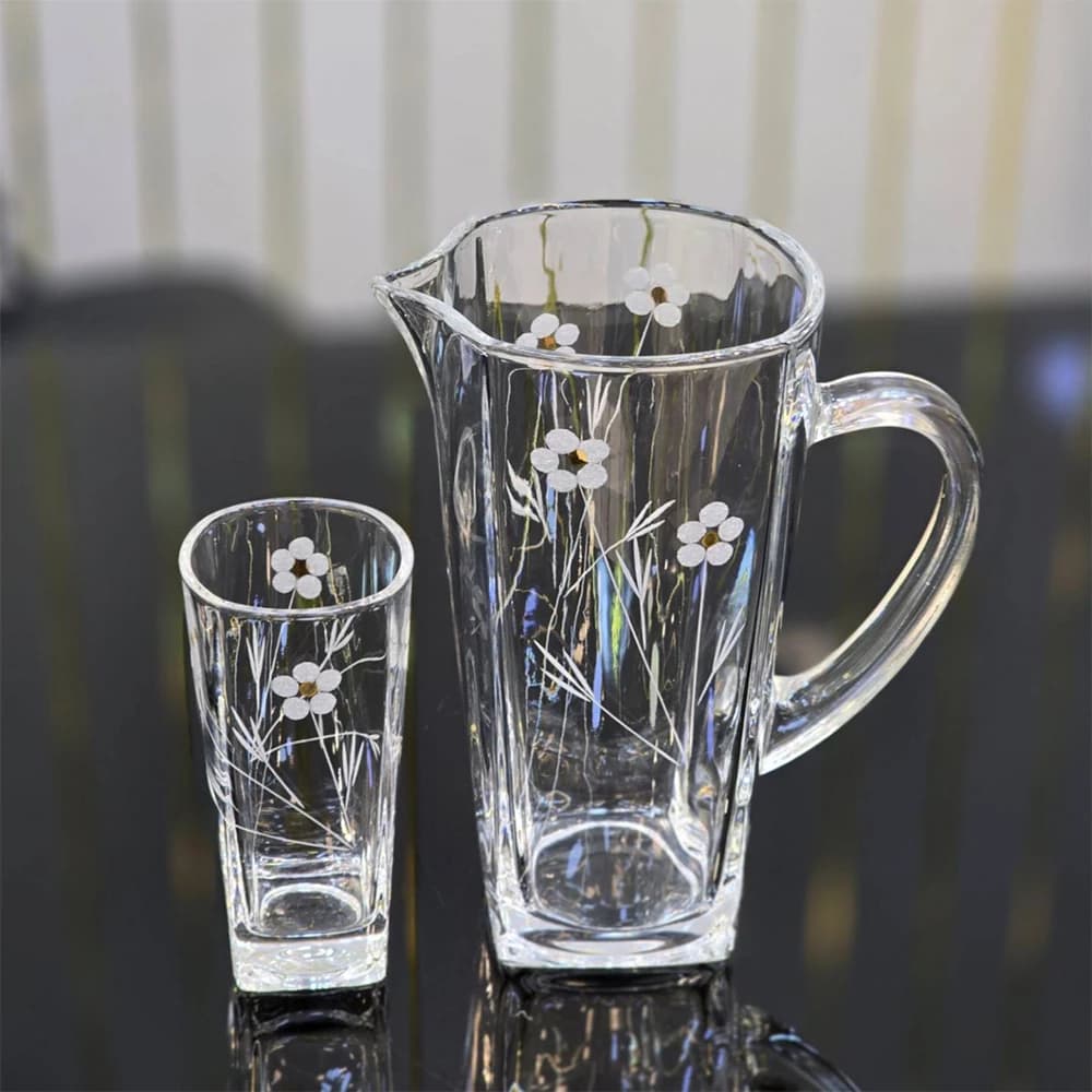 پارچ و لیوان شکوفه