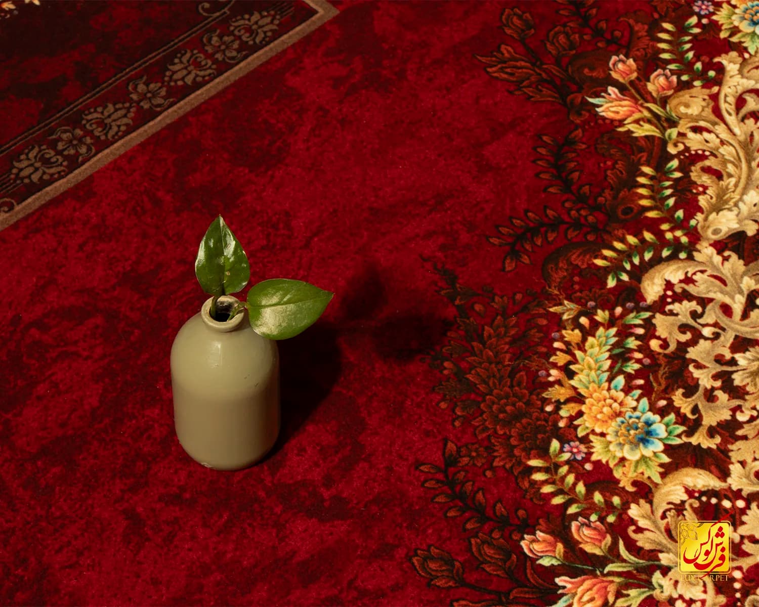 فرش ابریشم ماشینی T1081 لاکی — تصویر ۳