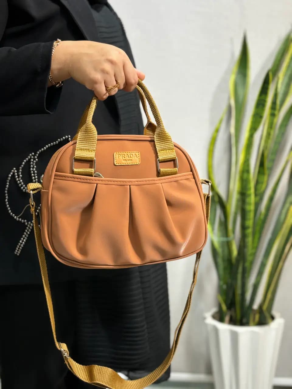 کیف دوشی prada — تصویر ۶
