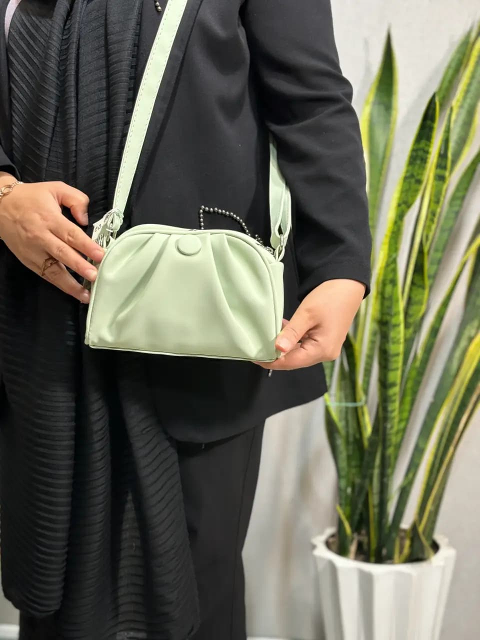 کیف پاسپورتی دکمه‌ای — تصویر ۲