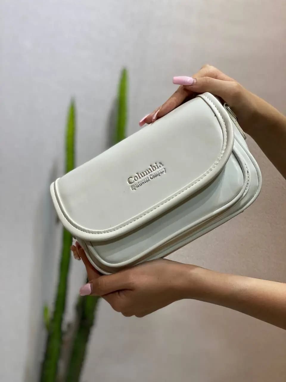 کیف پاسپورتی دور رنگ طرح colunbia — تصویر ۴