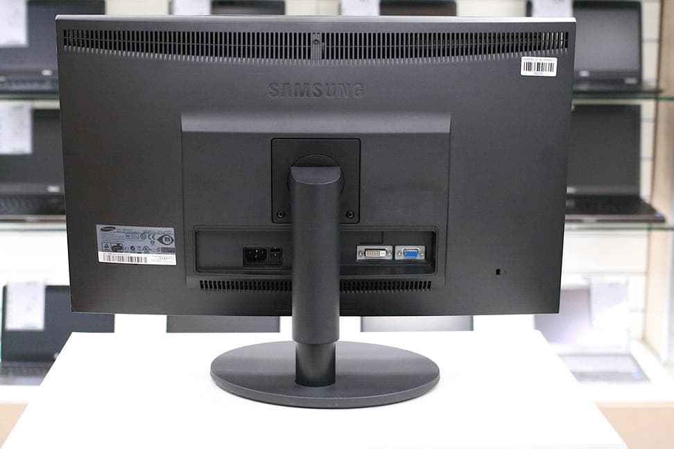 مانیتور استوک samsung BX2240 سایز 22 اینچ — تصویر ۴