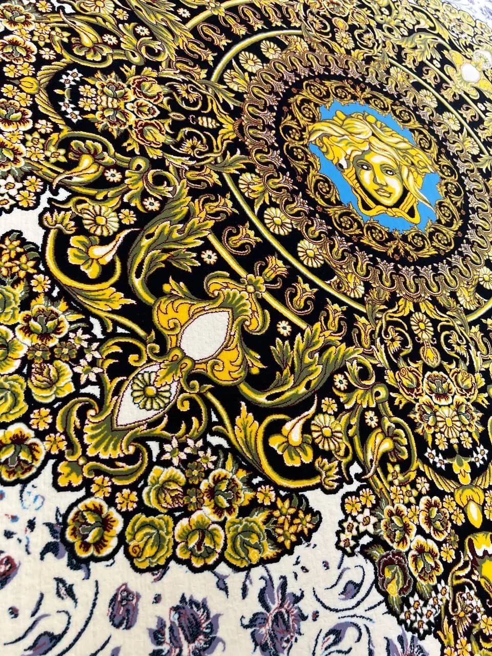 فرش ماشینی طرح ورساچه 1200 شانه + فیلم — تصویر ۶