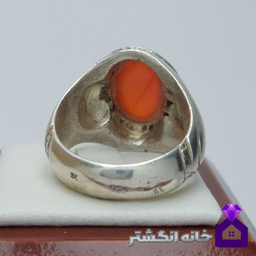انگشتر کهنه عقیق سرخ با رکاب فیلی چنگی کد018 — تصویر ۴