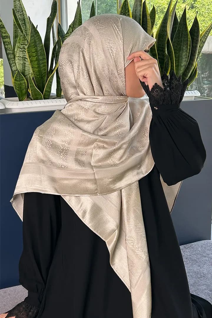 روسری ژاکارد قواره 140 طرح پوست ماری — تصویر ۲