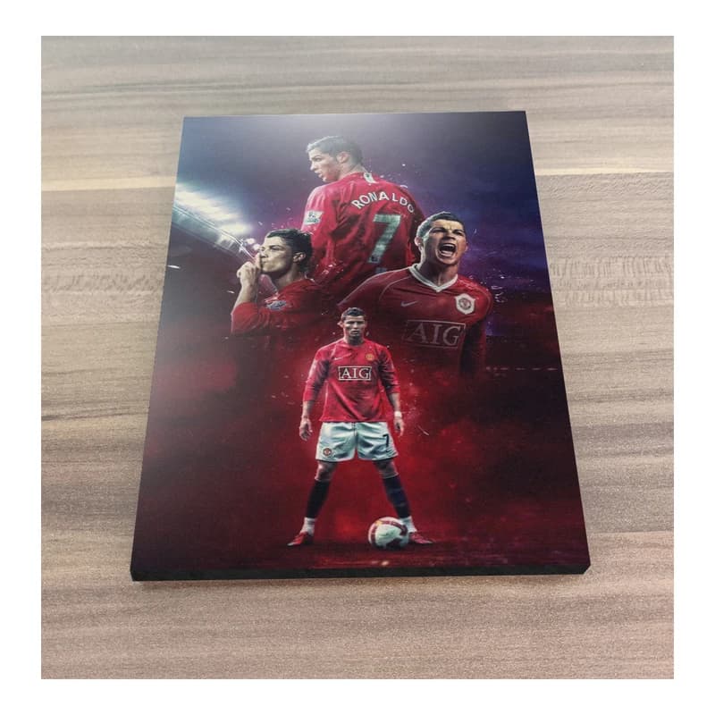تابلو شاسی گوفی مدل فوتبالیست کریستیانو رونالدو منچستر یونایتد طرح CR7 Cristiano Ronaldo کد MNU23 — تصویر ۲