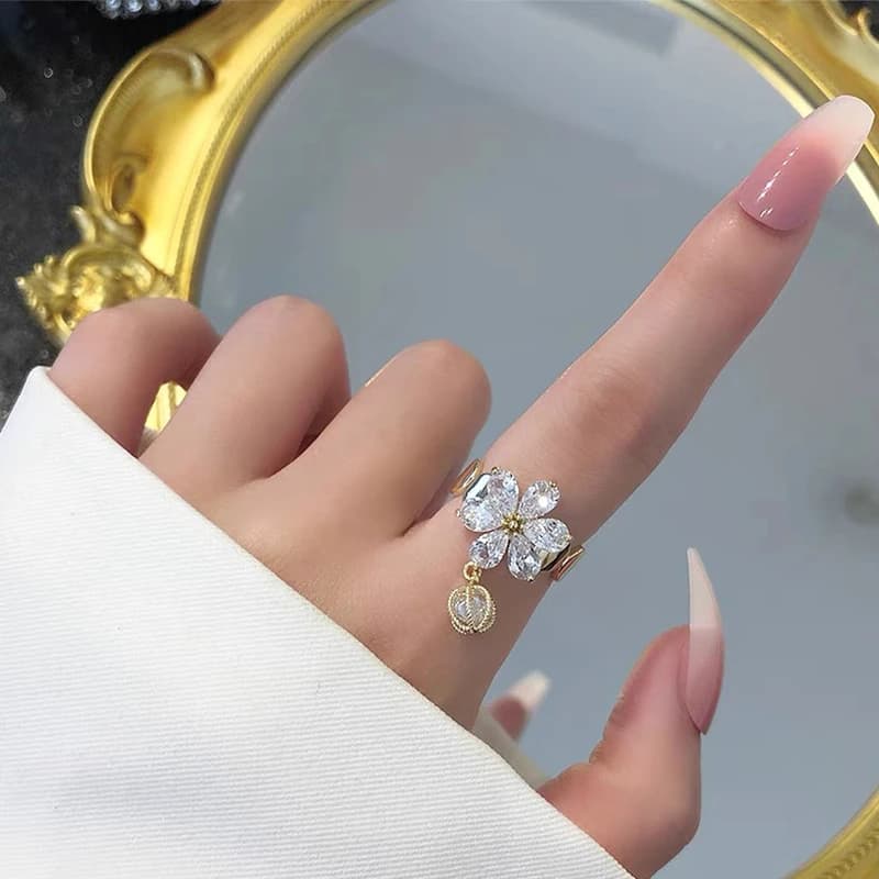 انگشتر زنانه مدل گل آویز کد 00726 — تصویر ۴
