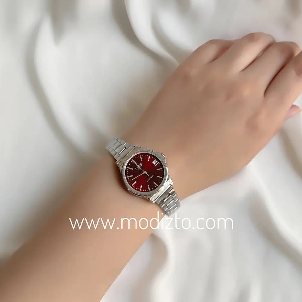 ساعت مچی اولد مانی کاسیو زنانه سیلور صفحه گرد زرشکی کلاسیک تقویم دار — تصویر ۲