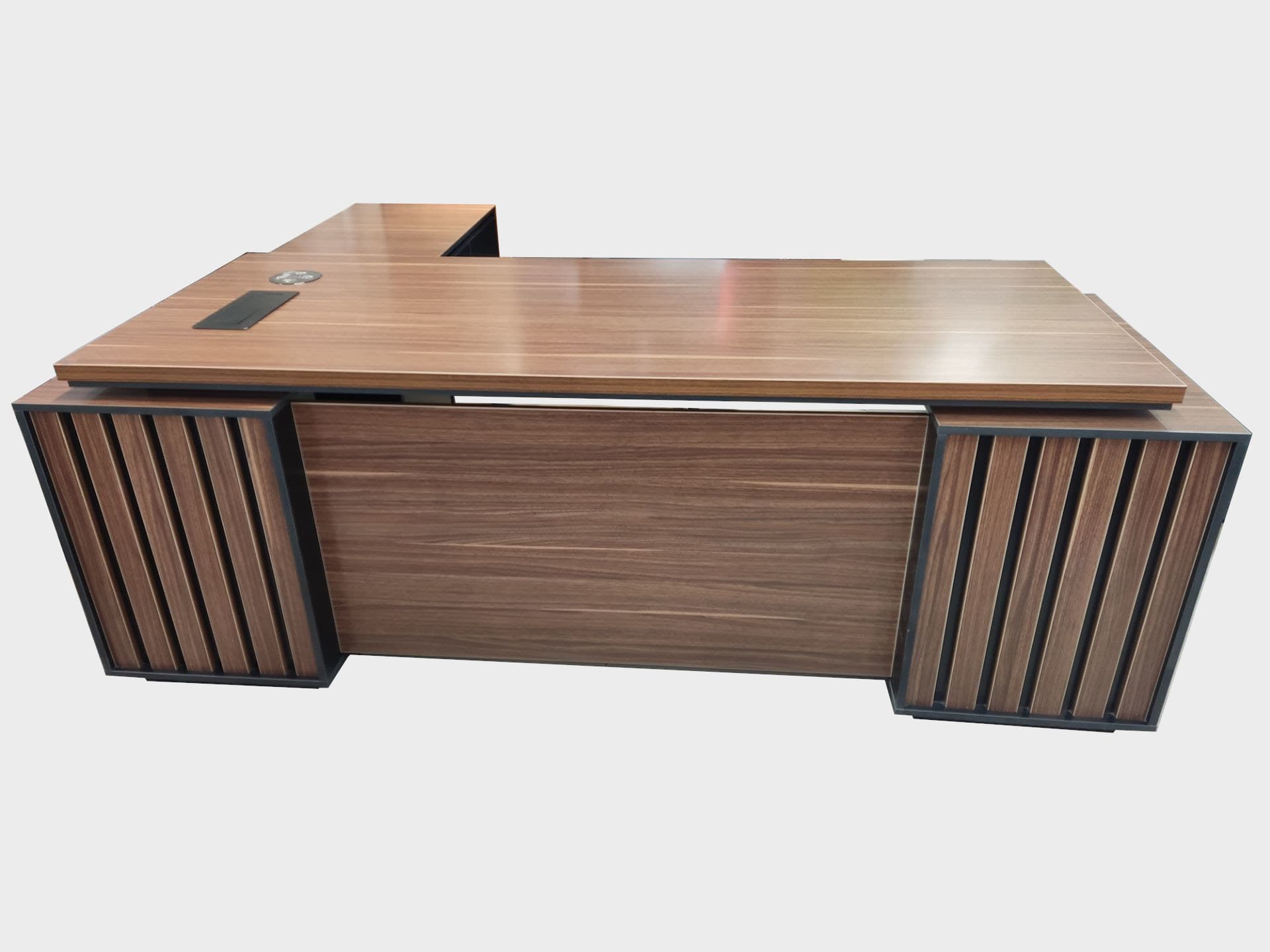 میز مدیریت طرح چوب و مشکی MDF — تصویر ۵