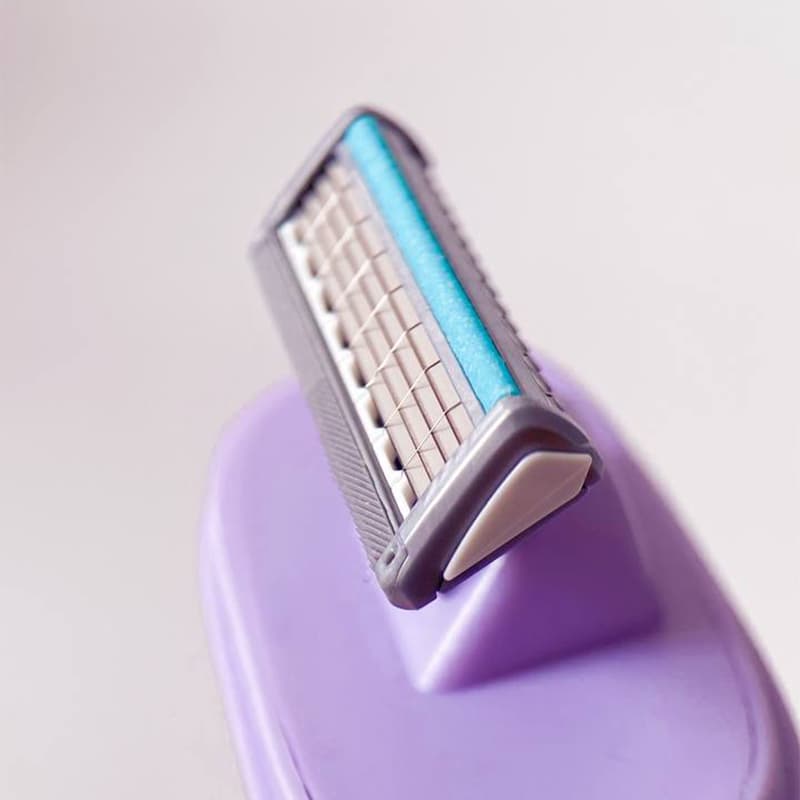 تیغ یدک ۴ لایه مدل Sensitive Care کالرلمب — تصویر ۴