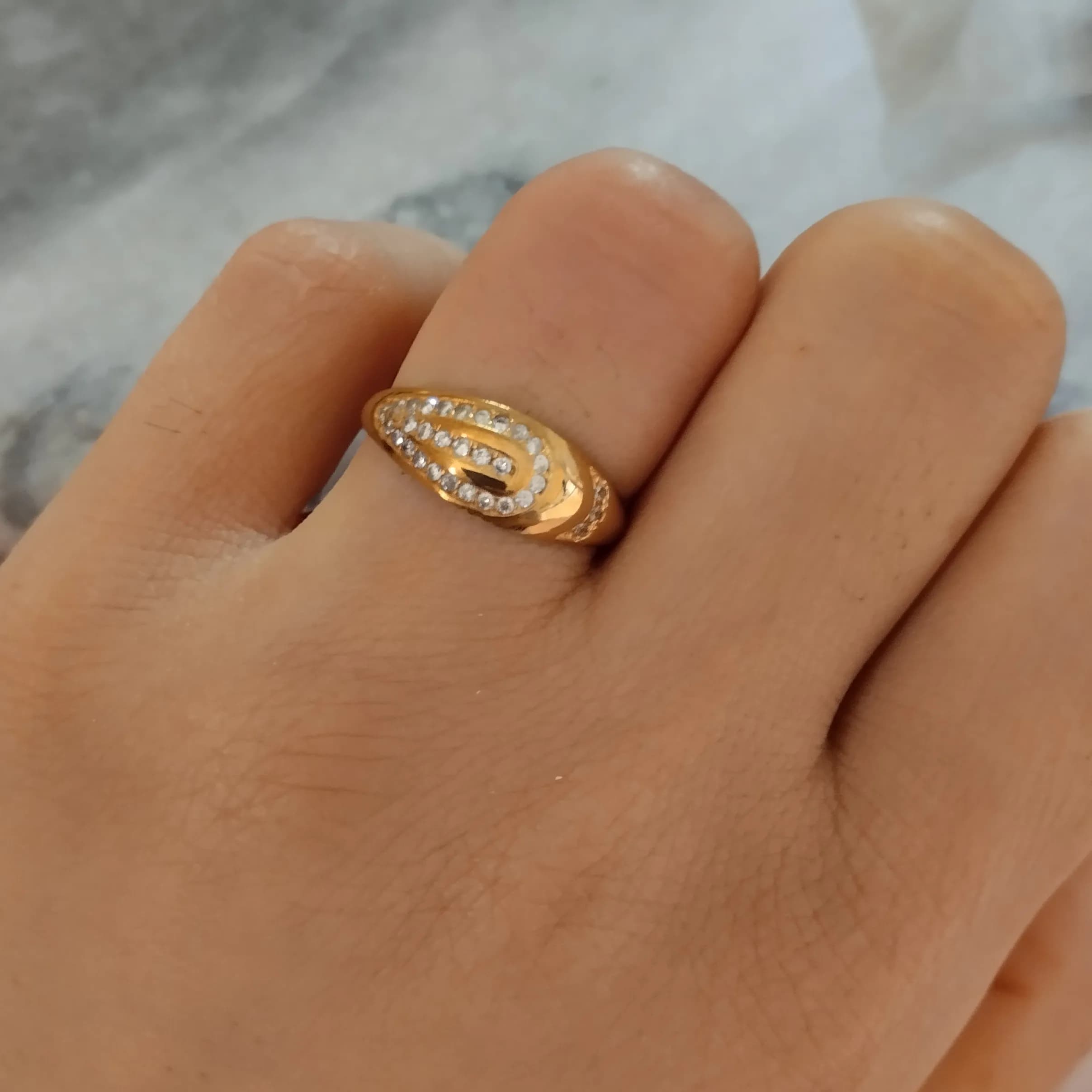انگشتر طلاروس نگین دار طرح جواهری سایز 9 رنگ طلایی — تصویر ۴