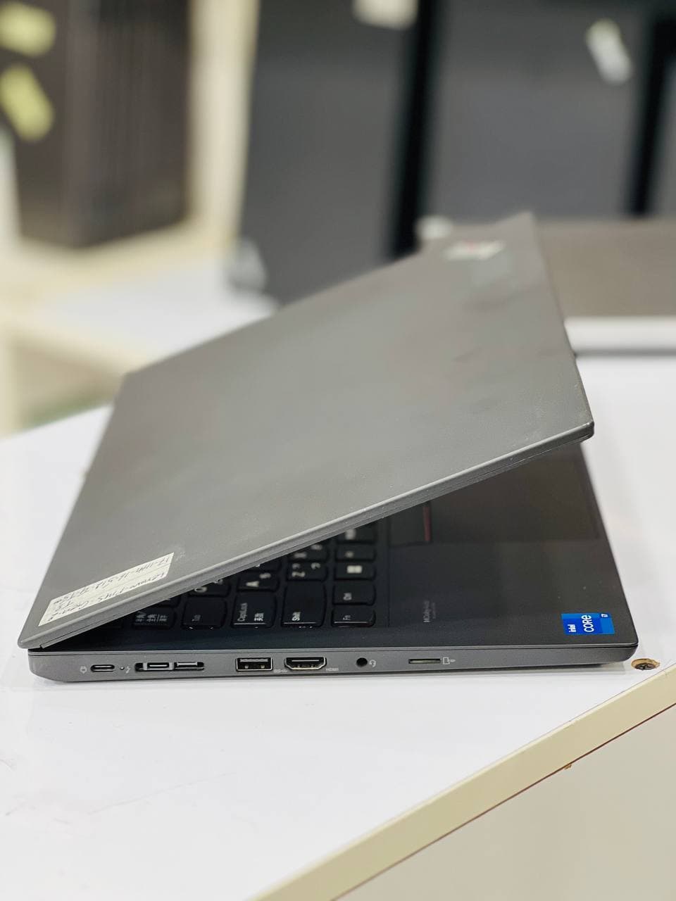 لپ تاپ استوک لنوو مدل LENOVO THINKPAD P14S i7-1165G7 16GB 512GB 4GB T500 — تصویر ۳