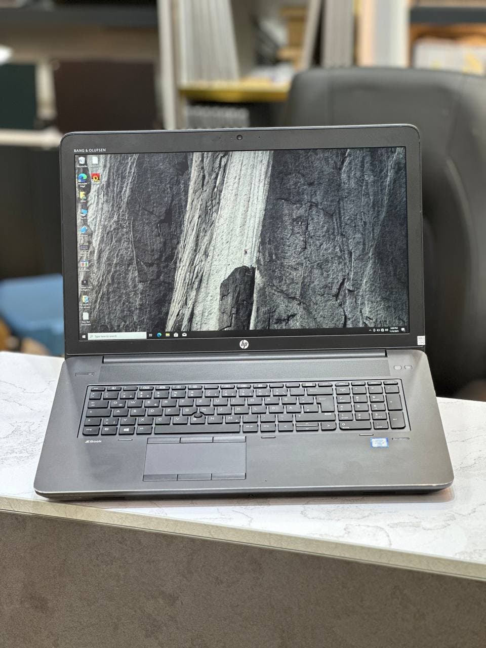 اچ پی زدبوک – HP ZBOOK 17 G3 i7-6820HQ 16GB 512GB 4GB M3000