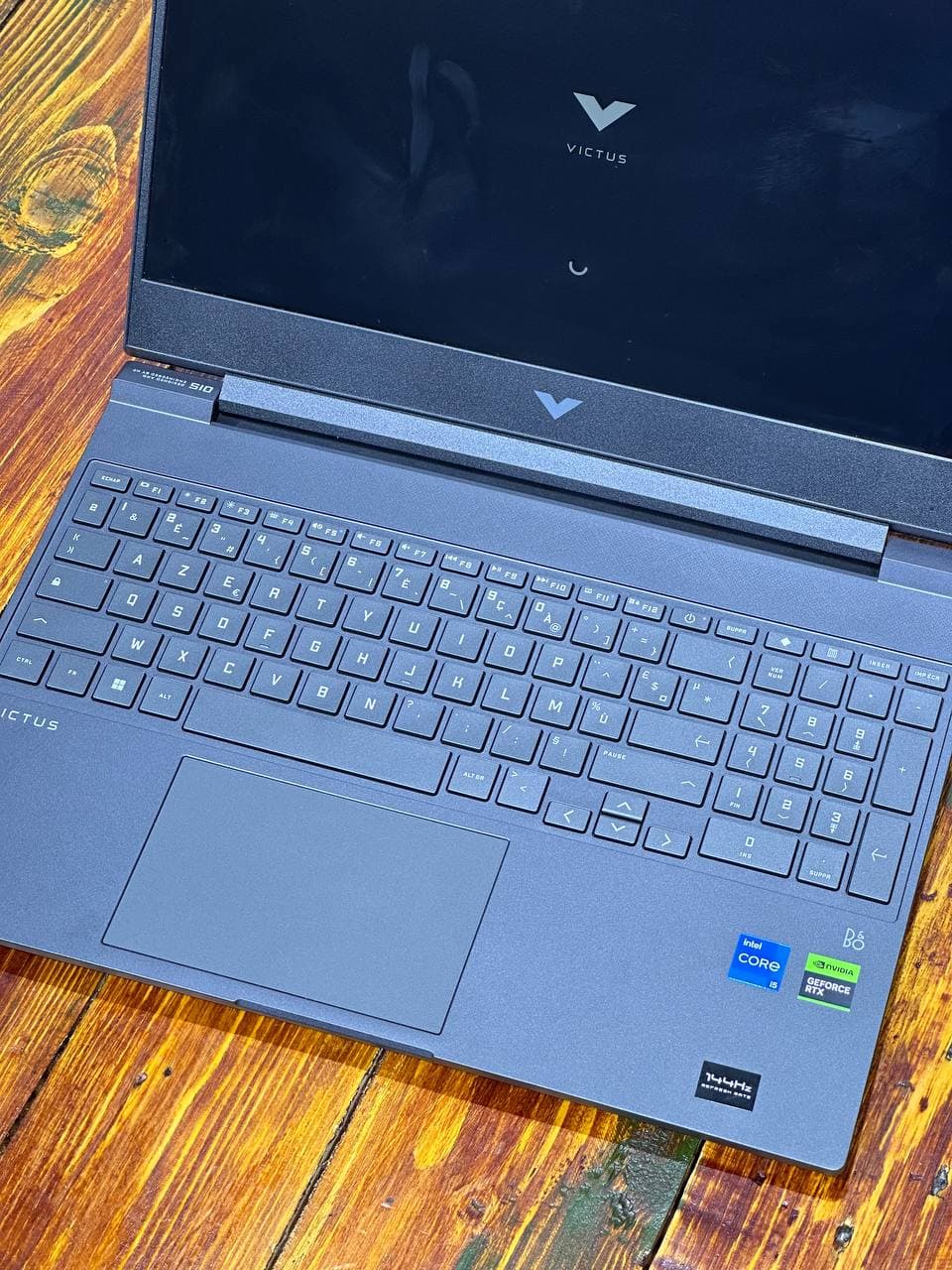 لپ تاپ گیمینگ – HP VICTUS 15 i5-13420H 8GB 1TB 6GB RTX4050 — تصویر ۴