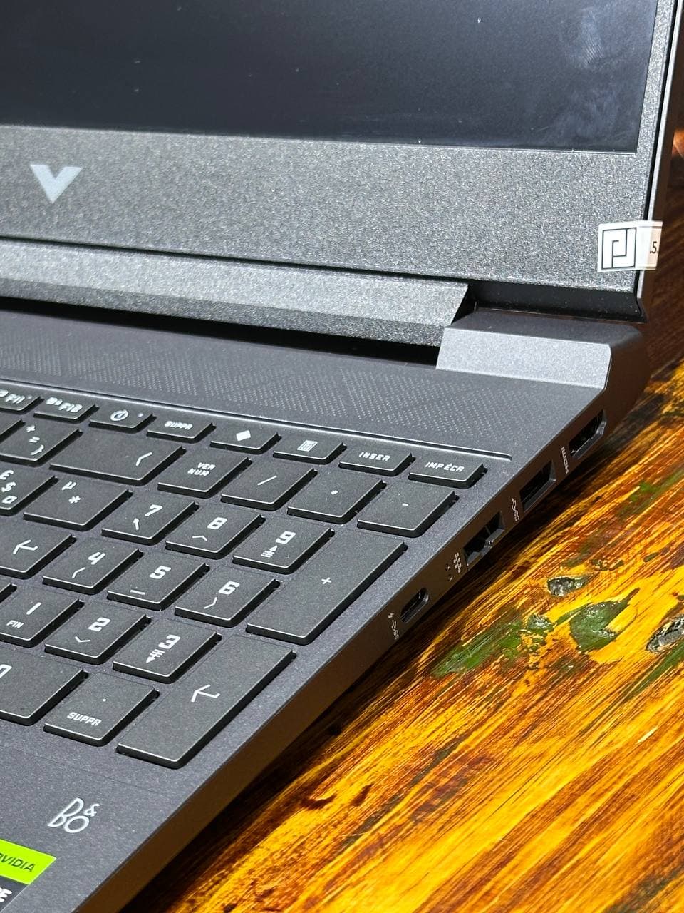 لپ تاپ گیمینگ – HP VICTUS 15 i5-13420H 8GB 1TB 6GB RTX4050 — تصویر ۳