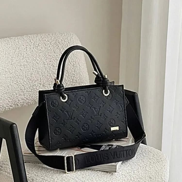کیف دوشی و دستی زنانه طرح لویی ویتون برجسته کد MO 49 — تصویر ۴
