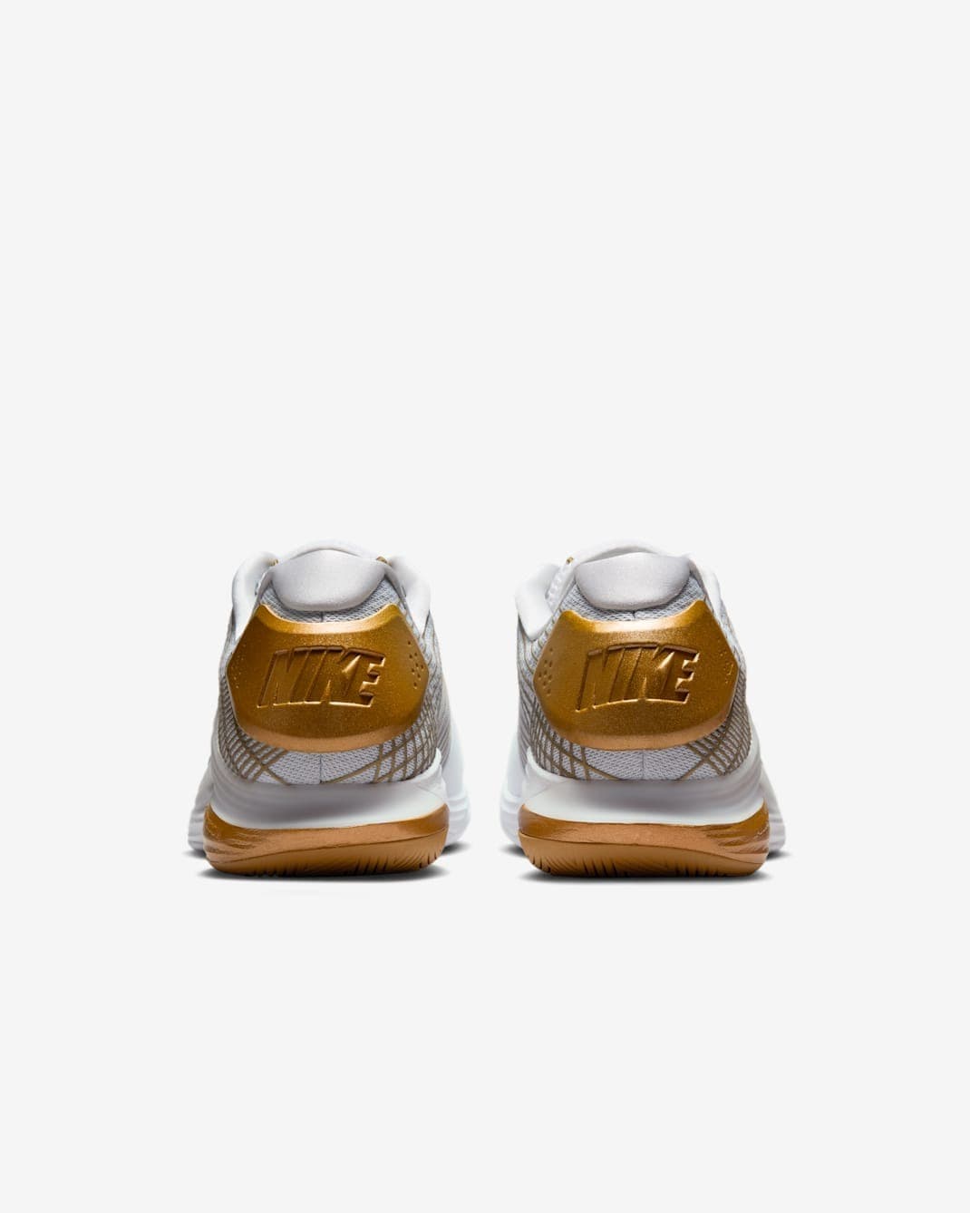 کفش تنیس مردانه نایک Nike Vapor 12 Hypersmash – سفید/طلایی — تصویر ۴