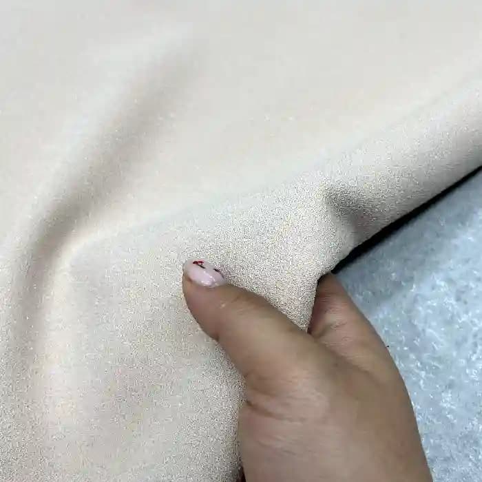 پارچه کرپ لمه رنگ کرم روشن — تصویر ۲