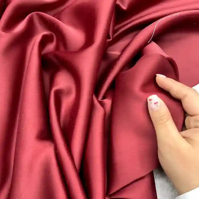 پارچه ساتن زارا رنگ جیگری — تصویر ۲