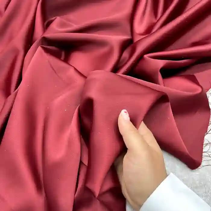پارچه ساتن زارا رنگ جیگری — تصویر ۳