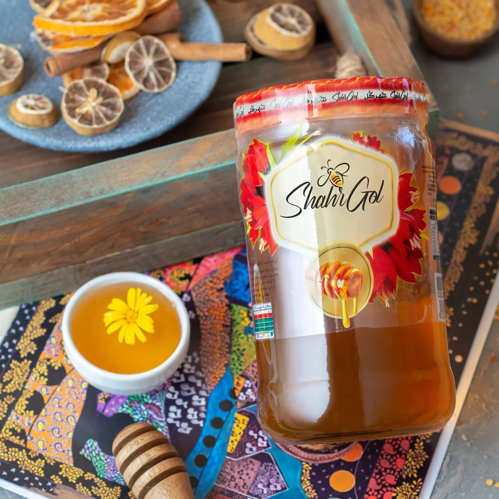 عسل آرین 900 گرمی با موم شهرگل — تصویر ۲