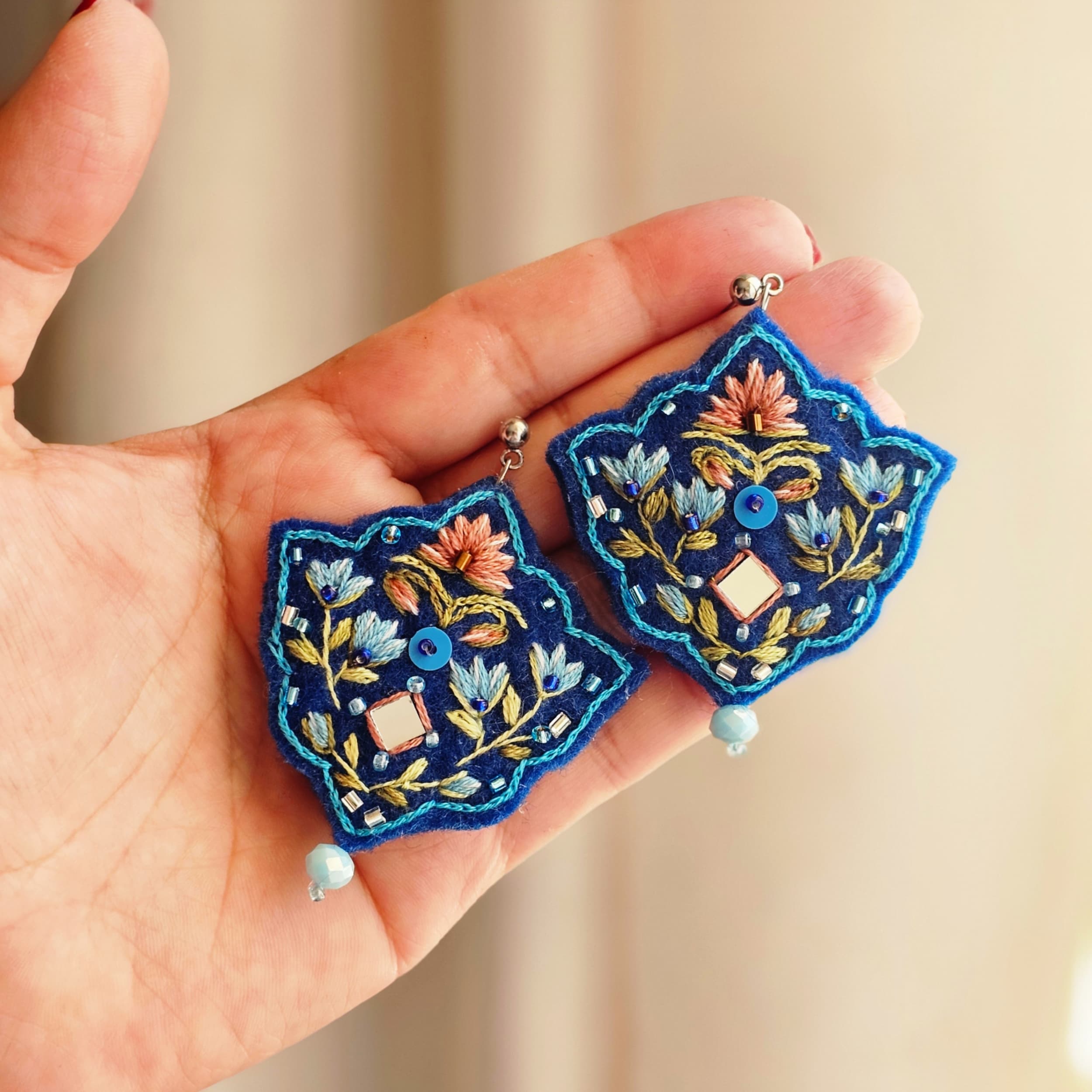 گوشواره گلدوزی مدل دلبر