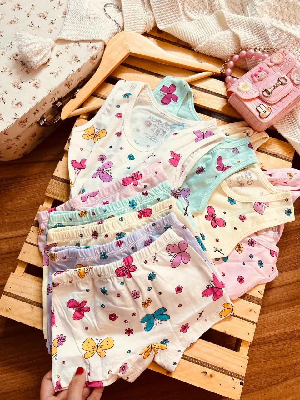 رکابی شورت پروانه — تصویر ۲