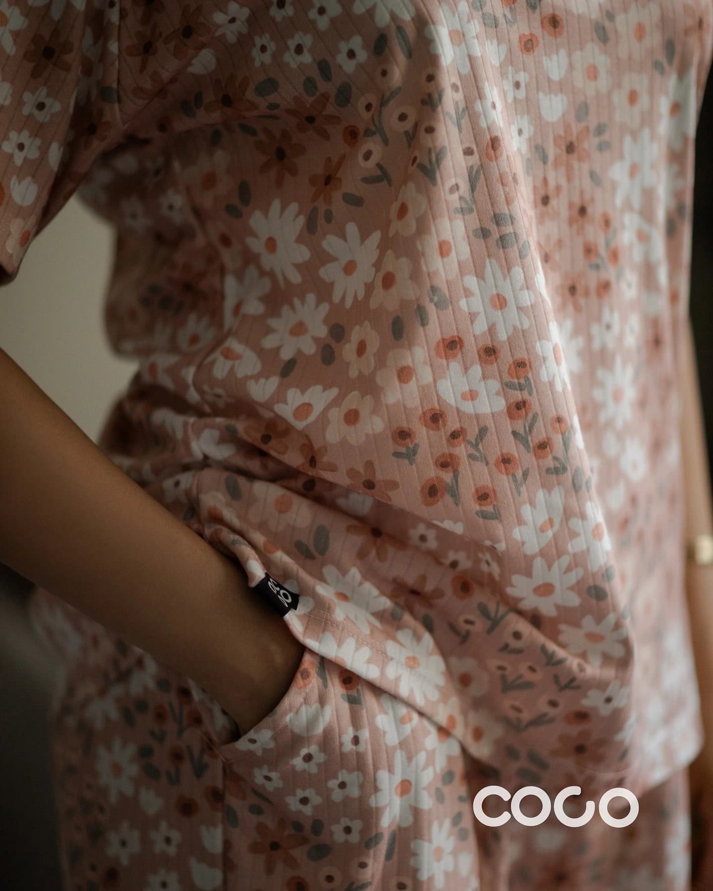 تیشرت و شلوار بگ و هدبند coco — تصویر ۷