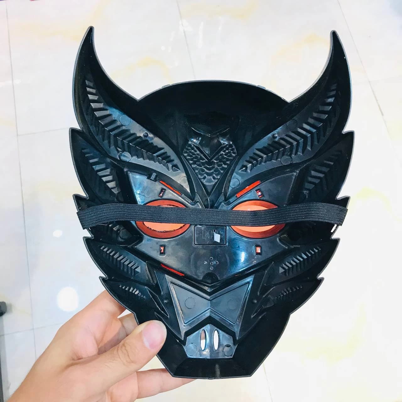 ماسک قهرمانی چراغ‌دار مدل سوپر هیرو (Super Hero) – ایده‌آل برای کودکان و نوجوانان — تصویر ۴