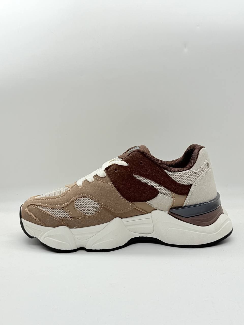 کفش نیوبالانس 9060 کرمی خاکی New Balance 9060 shoes, cream-colored, khaki — تصویر ۳